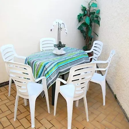 Διαμέρισμα 4 For 8 People